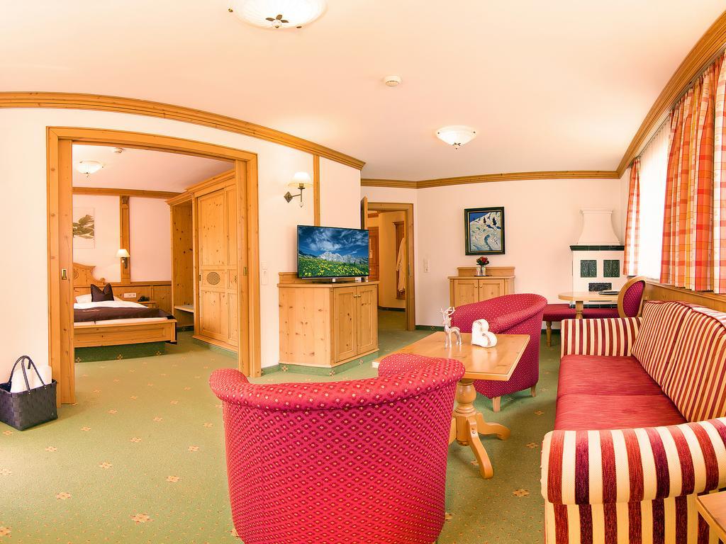 Alpenhotel Tirolerhof Neustift im Stubaital Δωμάτιο φωτογραφία